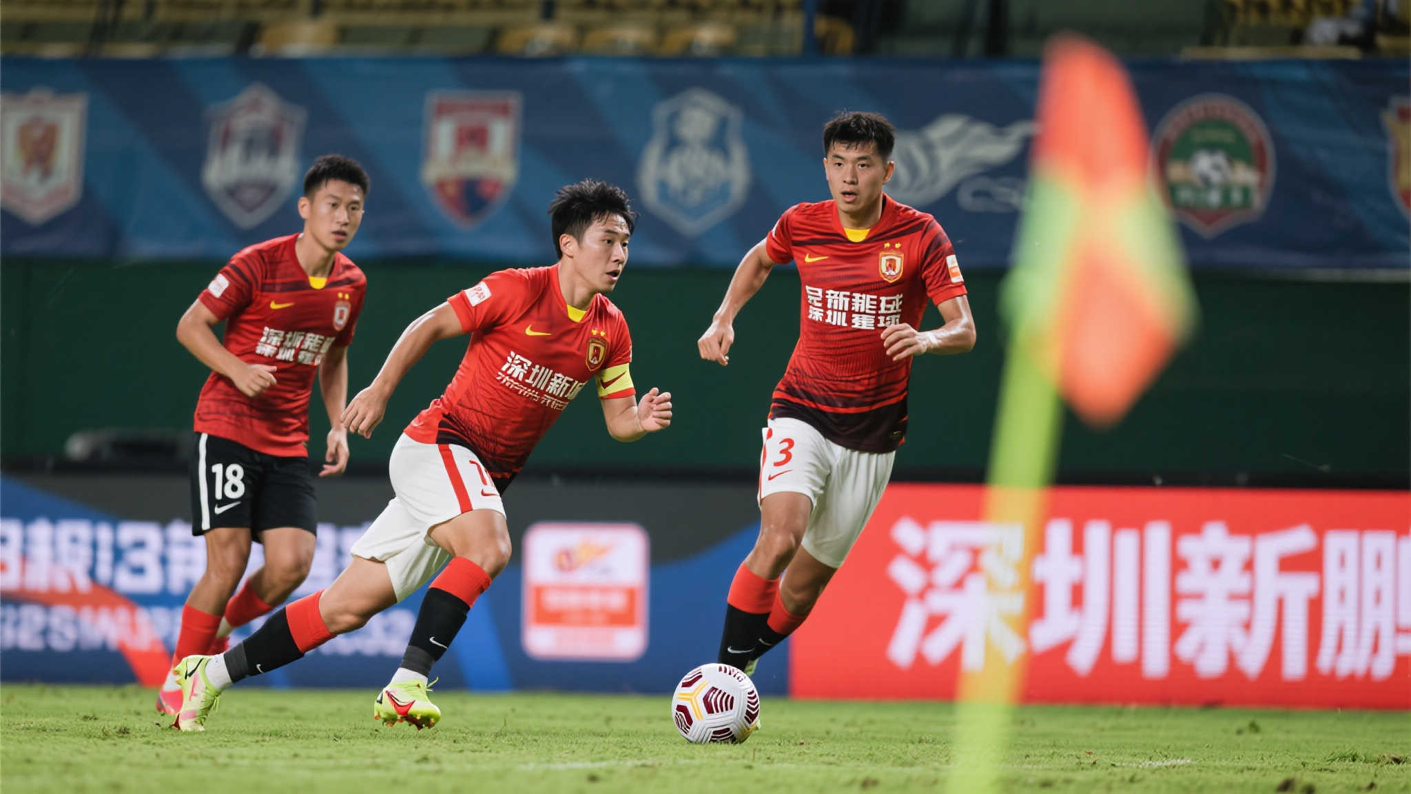 足球报:深圳新鹏城保级压力不减,时刻紧绷保级之弦 足球报:深圳新鹏城保级压力不减,时刻紧绷保级之弦